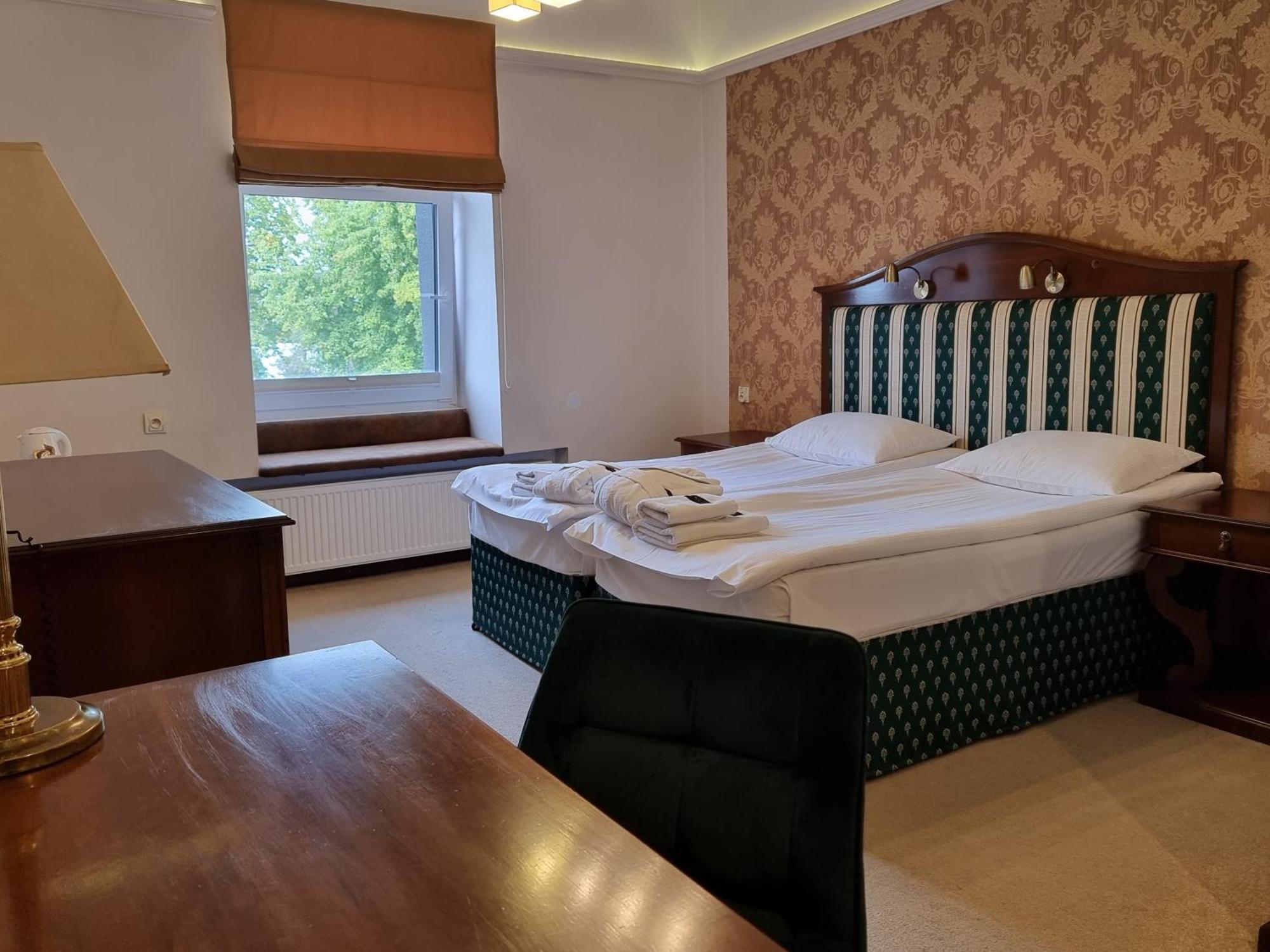Hotel Senator Konferencje & Spa Starachowice Extérieur photo