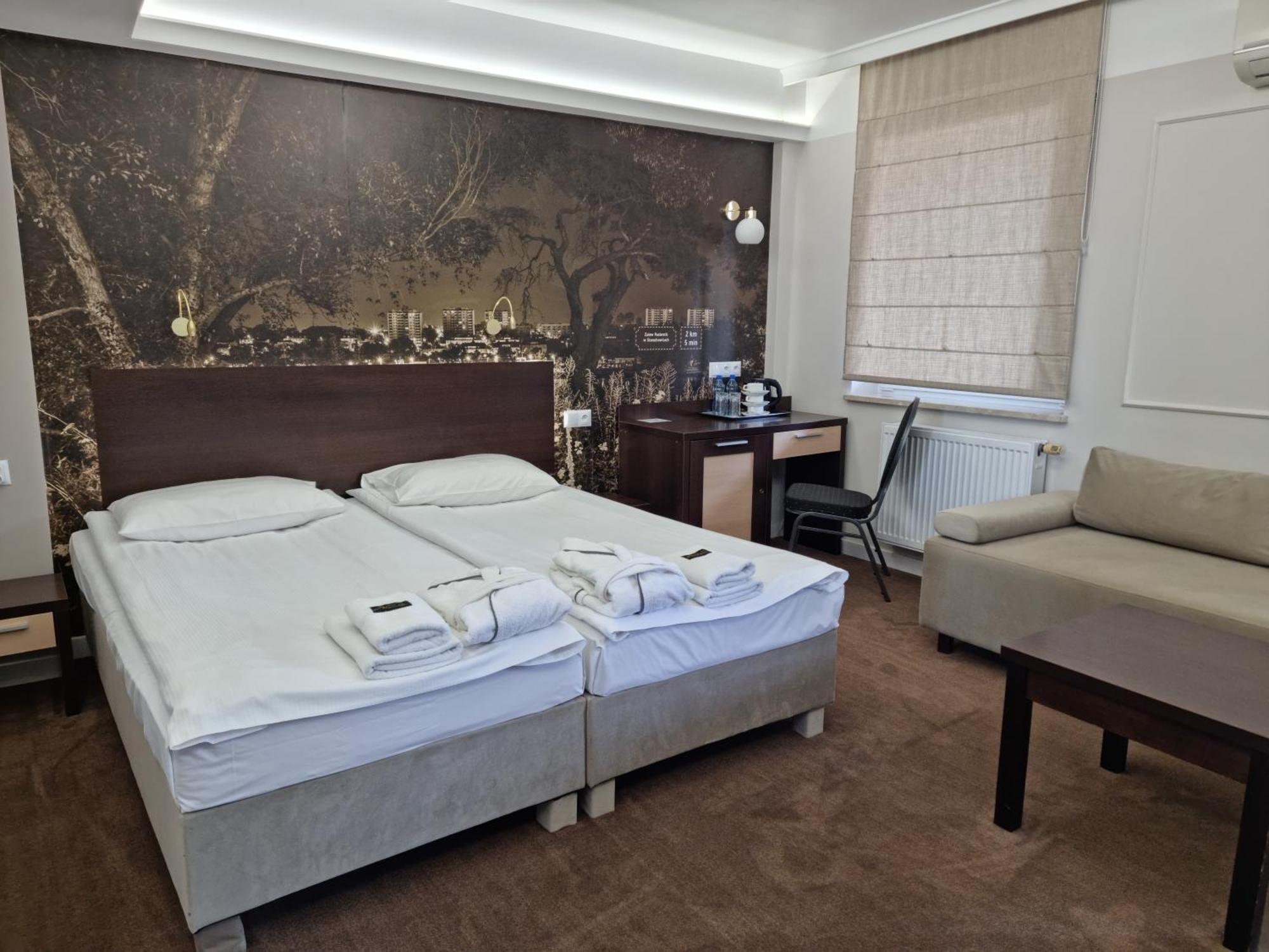 Hotel Senator Konferencje & Spa Starachowice Extérieur photo
