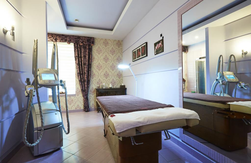 Hotel Senator Konferencje & Spa Starachowice Extérieur photo