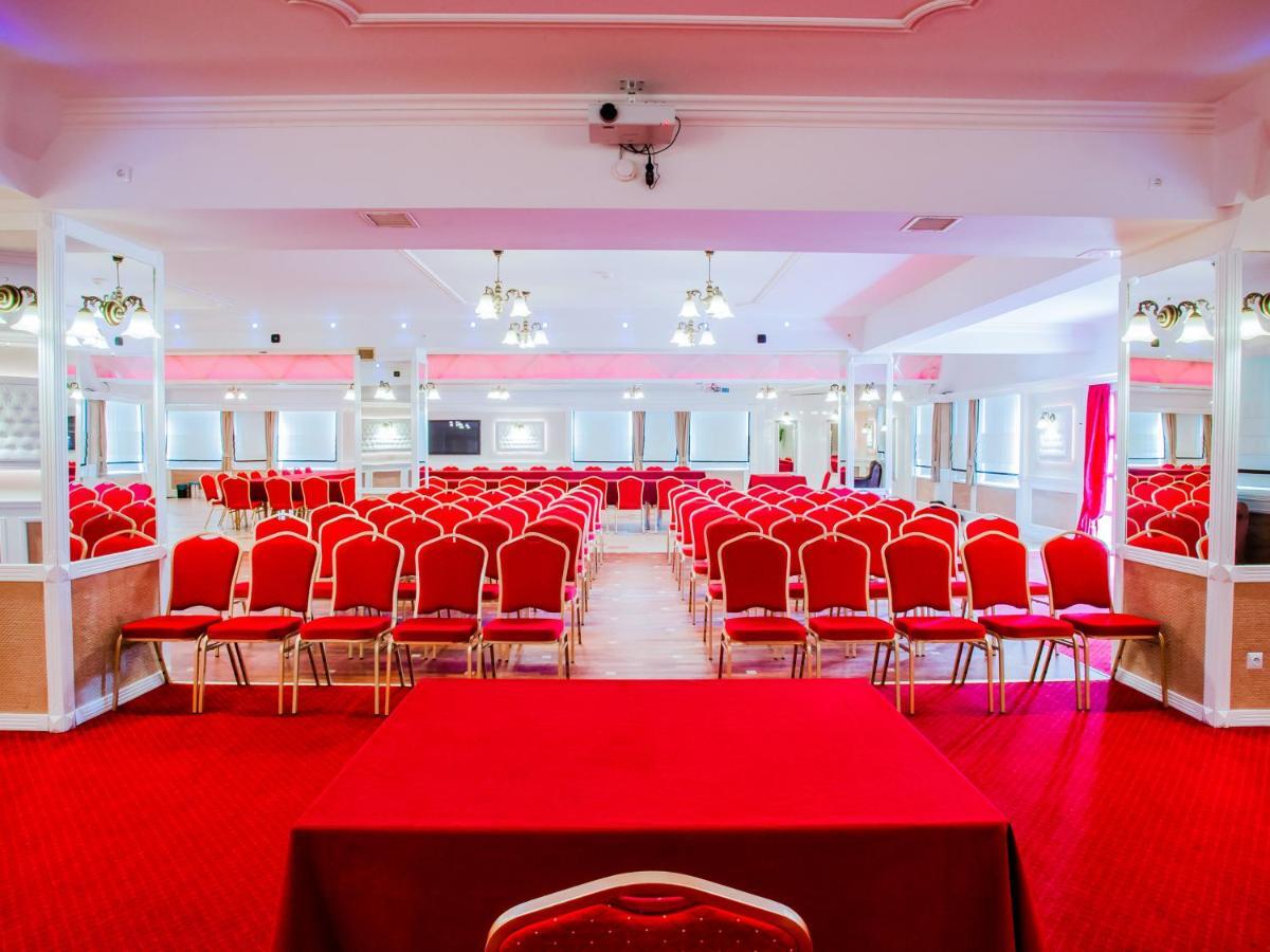 Hotel Senator Konferencje & Spa Starachowice Extérieur photo