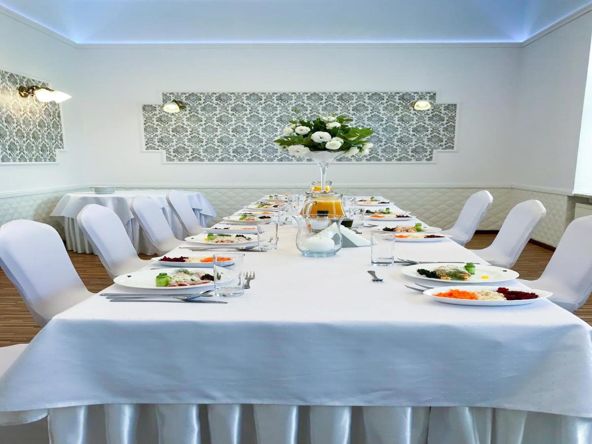 Hotel Senator Konferencje & Spa Starachowice Extérieur photo